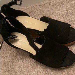 Like New Marc Fisher Wedges